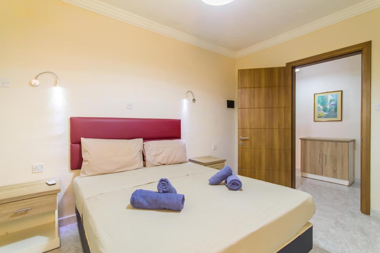 Pool & Sea Merill Apartments المليحة المظهر الخارجي الصورة