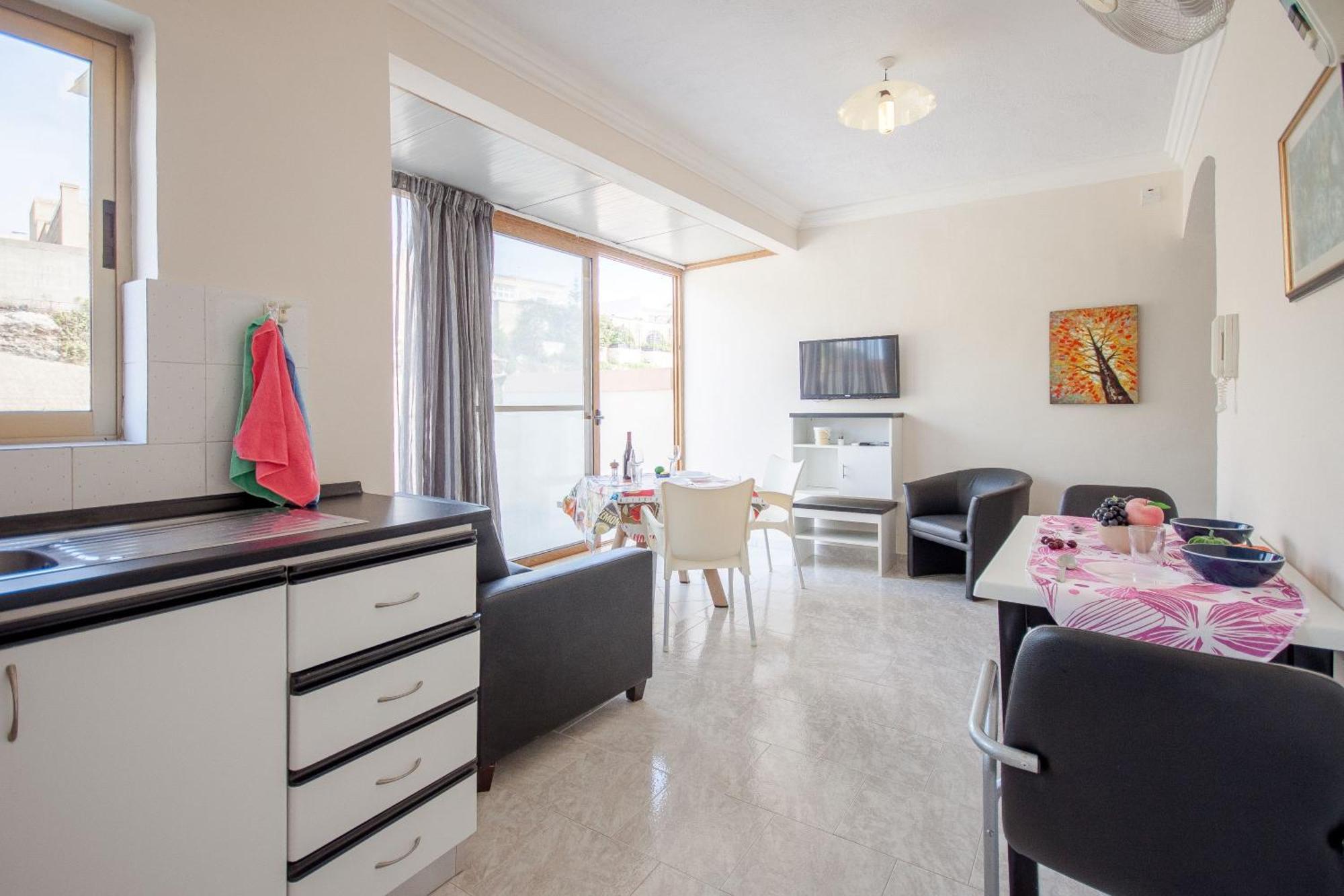 Pool & Sea Merill Apartments المليحة المظهر الخارجي الصورة