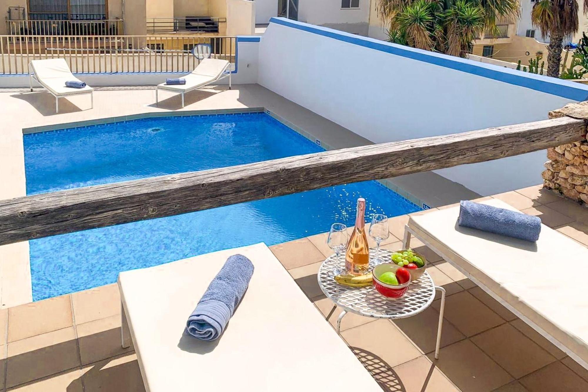 Pool & Sea Merill Apartments المليحة المظهر الخارجي الصورة