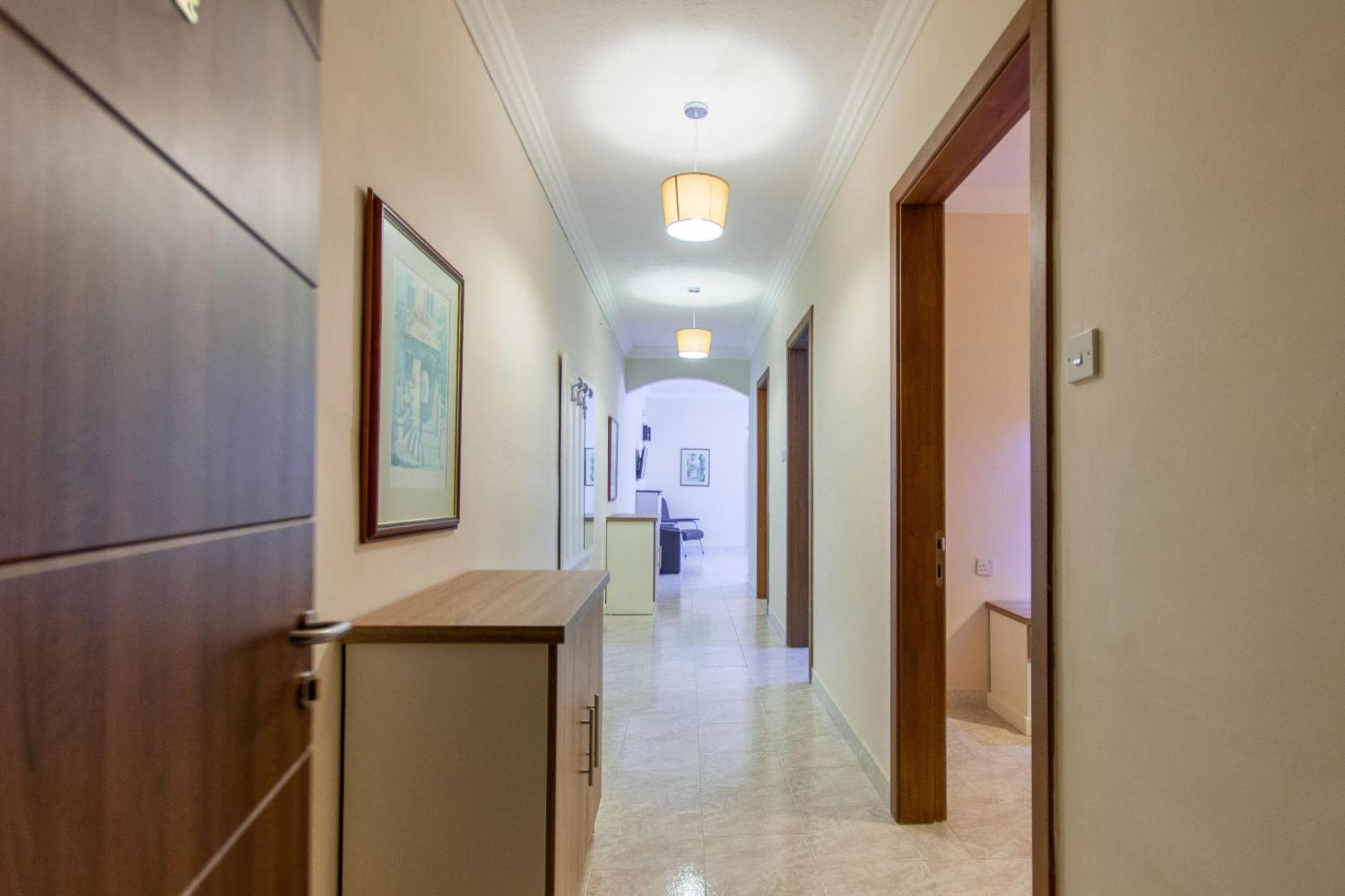 Pool & Sea Merill Apartments المليحة الغرفة الصورة
