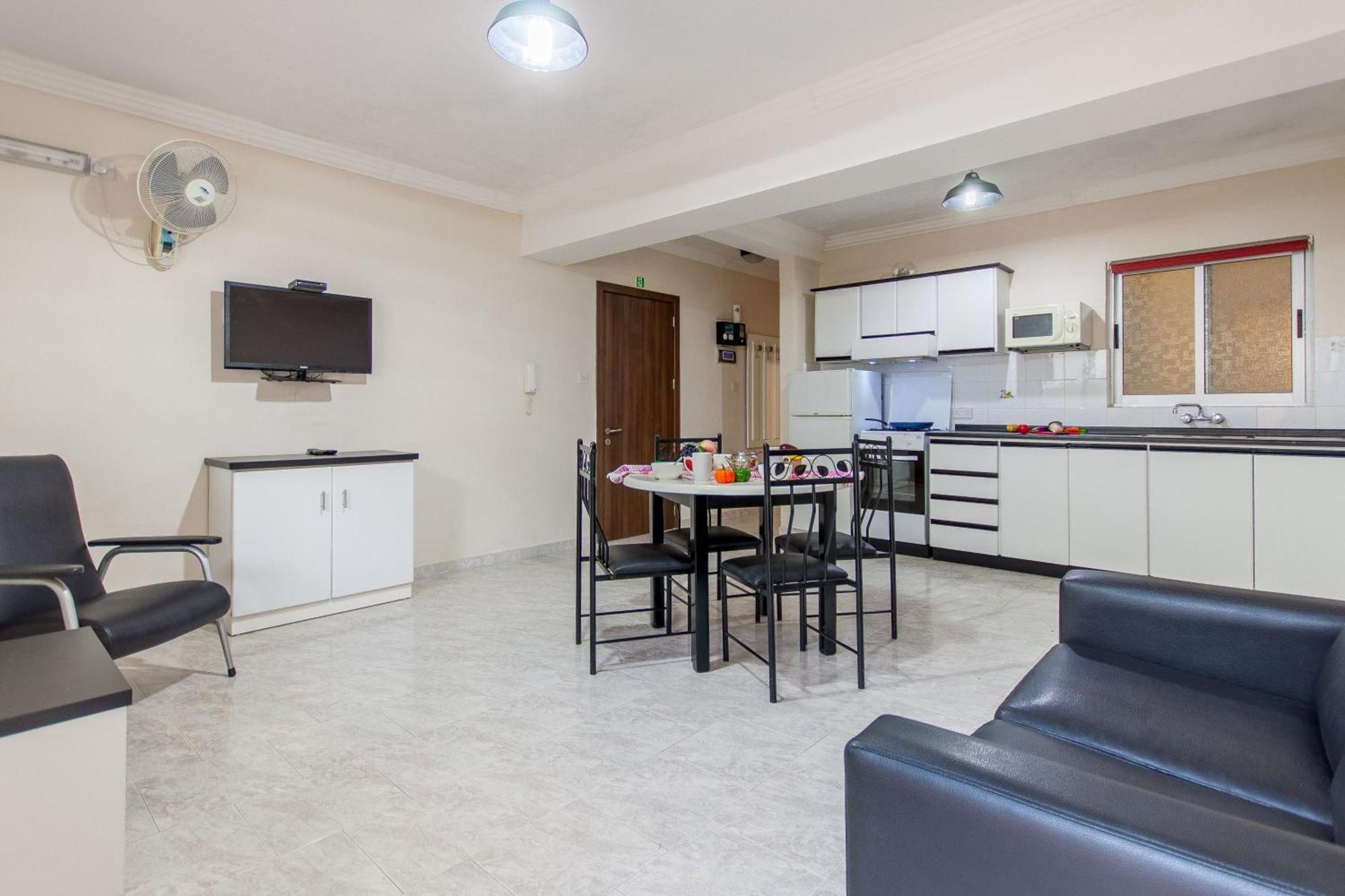 Pool & Sea Merill Apartments المليحة الغرفة الصورة