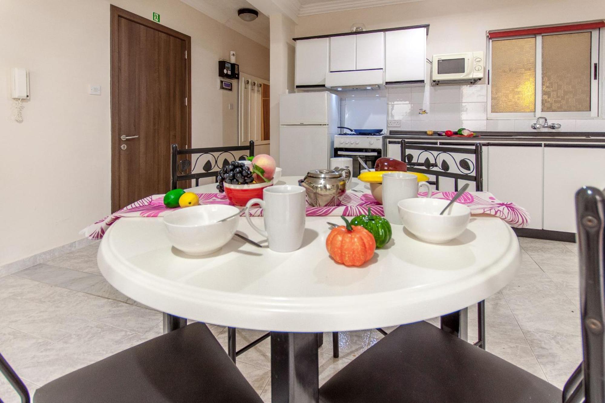 Pool & Sea Merill Apartments المليحة المظهر الخارجي الصورة